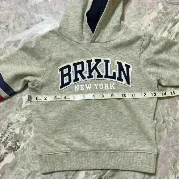 H&M Kids hooded top light gray Brkln Size 2-4y - Picture 6 of 10